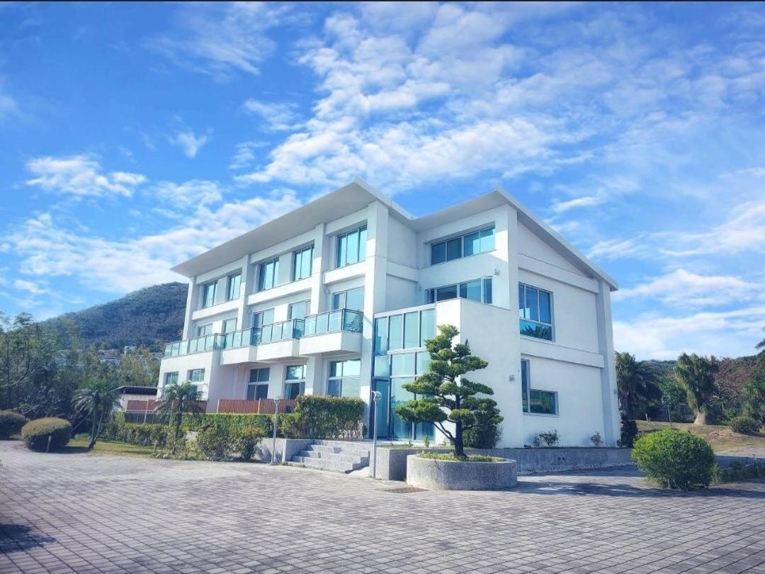 墾丁椰林 海灘文旅 Hotell Cape Eluanbi Exteriör bild