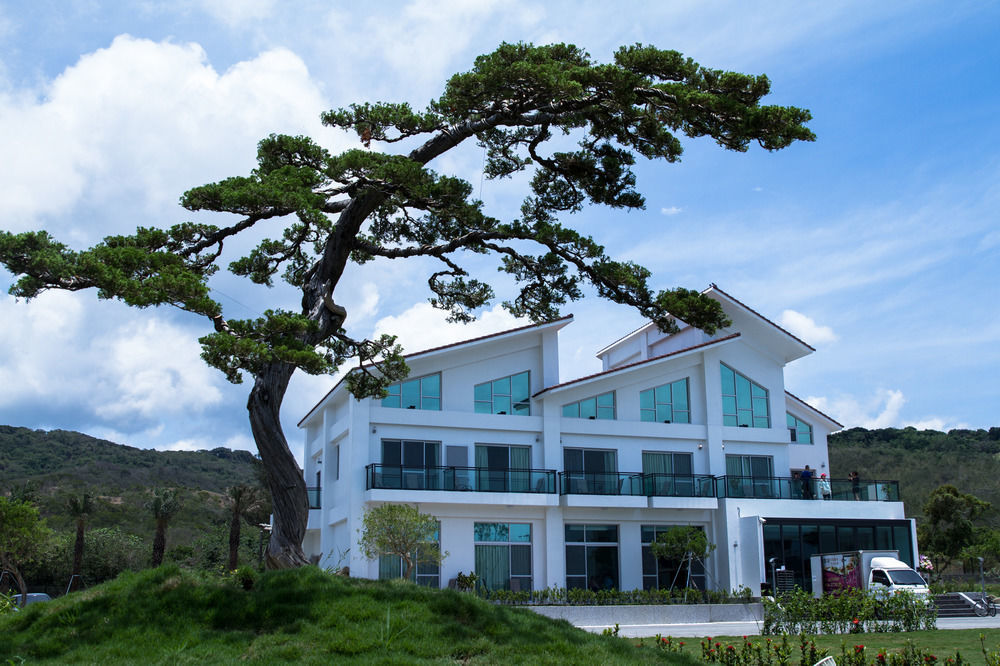 墾丁椰林 海灘文旅 Hotell Cape Eluanbi Exteriör bild