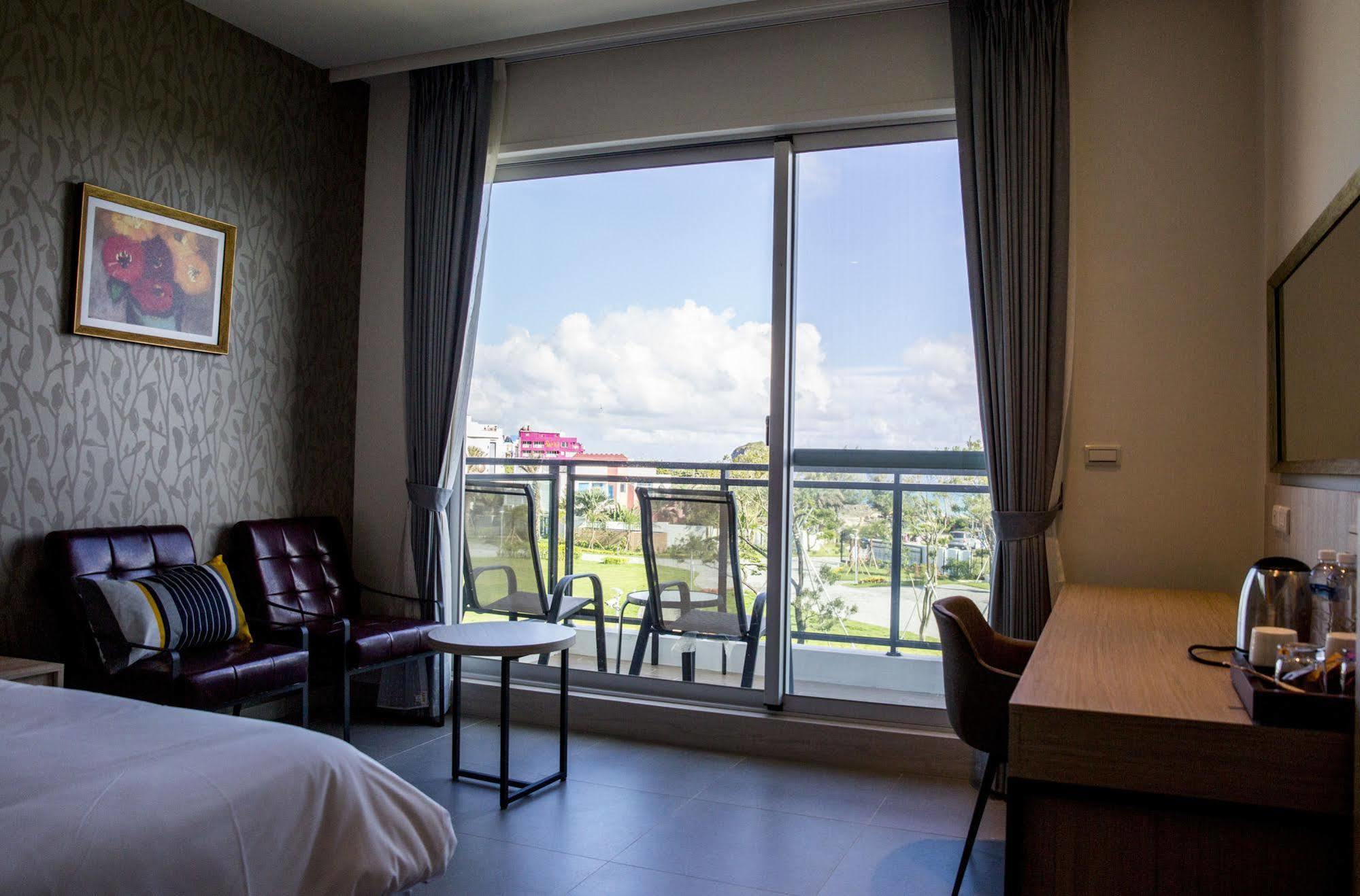 墾丁椰林 海灘文旅 Hotell Cape Eluanbi Exteriör bild