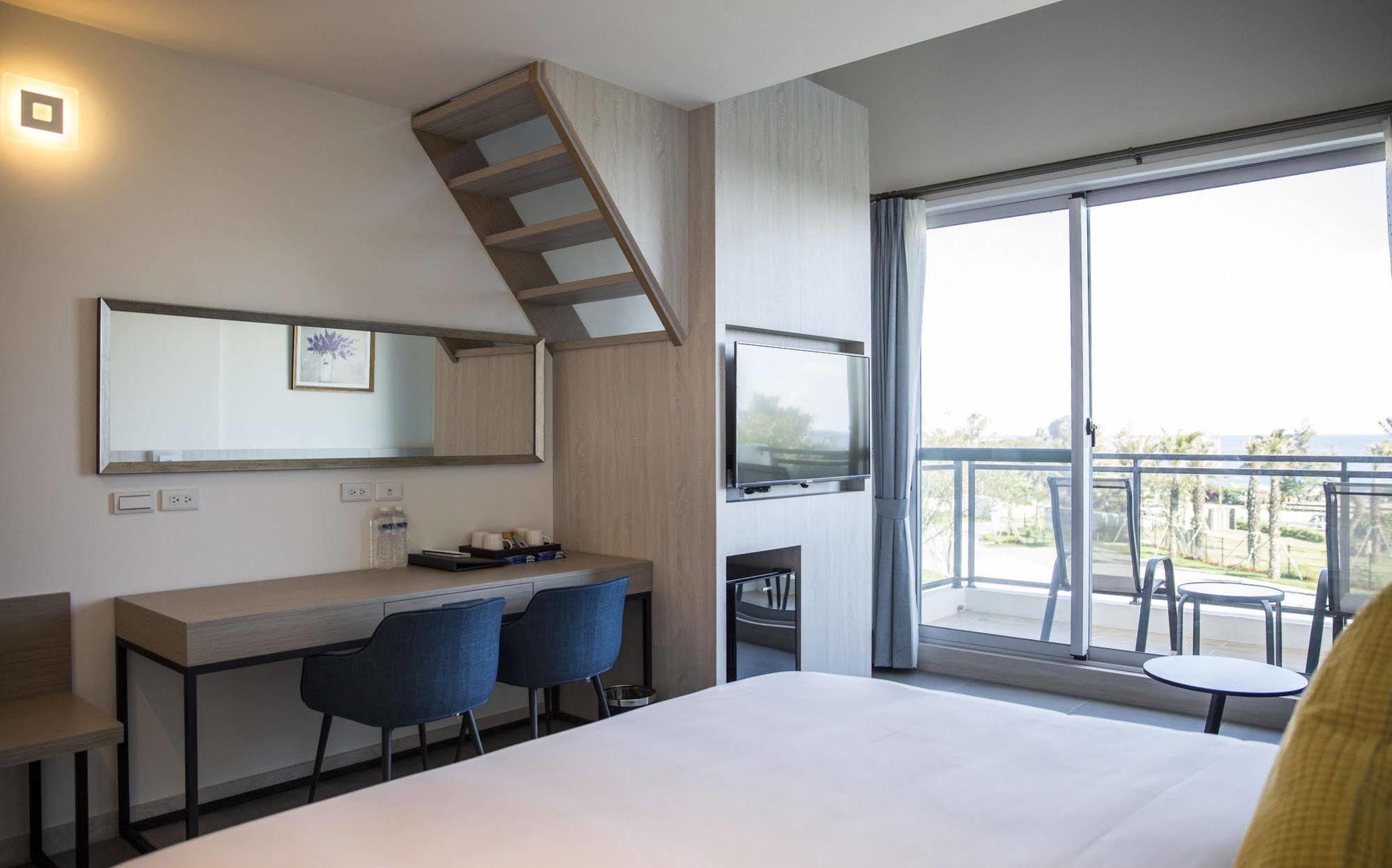 墾丁椰林 海灘文旅 Hotell Cape Eluanbi Exteriör bild