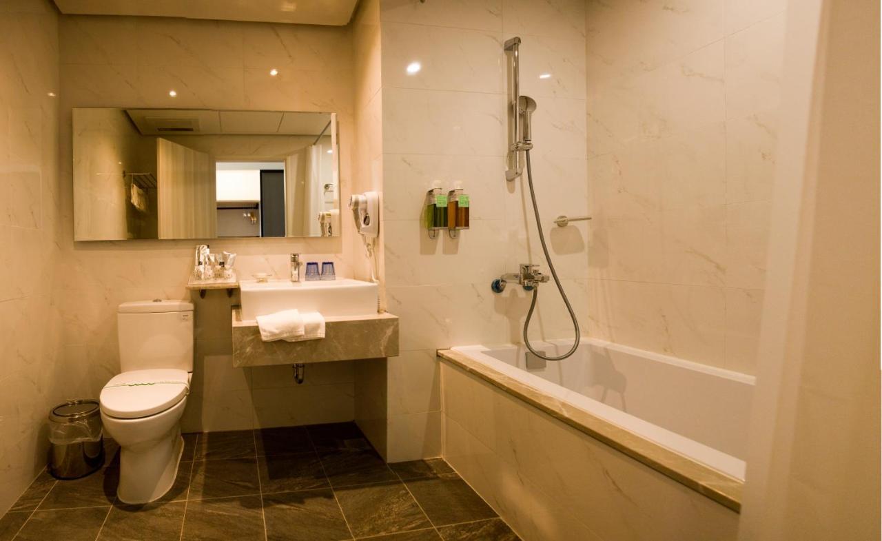 墾丁椰林 海灘文旅 Hotell Cape Eluanbi Exteriör bild